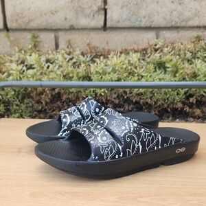 OOFOS WOMEN'S OOAHH LIMITED SLIDE SANDAL - PROSECCO POP SIZE M7 W9